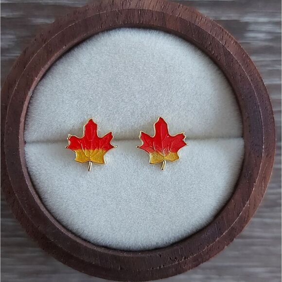 Gold Plated 925 Sterling Silver Maple Leaf Stud Earrings - Picture 1 of 6